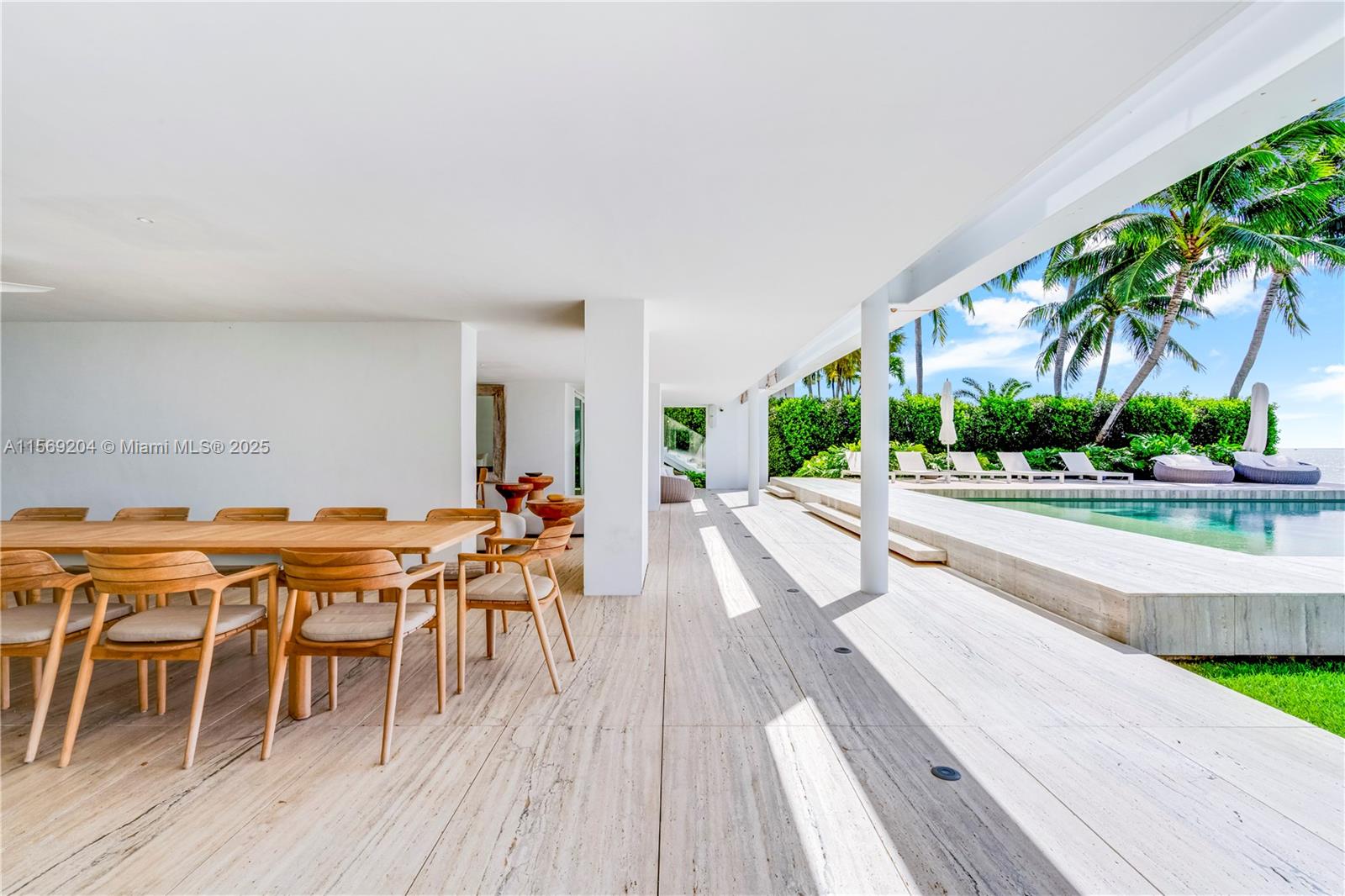 440 S Mashta Dr, Key Biscayne FL 33149