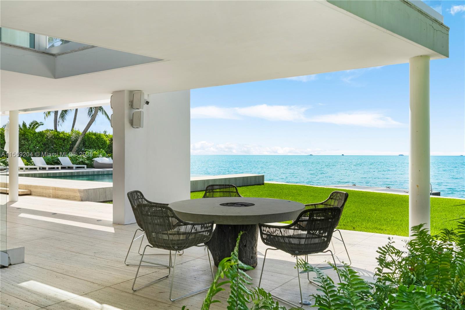 440 S Mashta Dr, Key Biscayne FL 33149