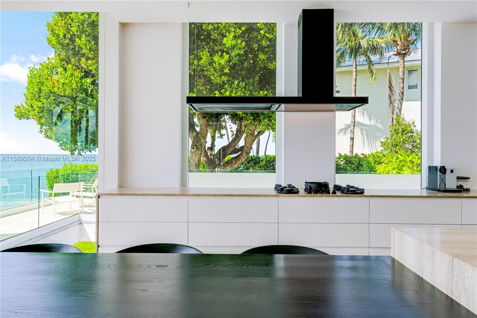 440 S Mashta Dr, Key Biscayne FL 33149