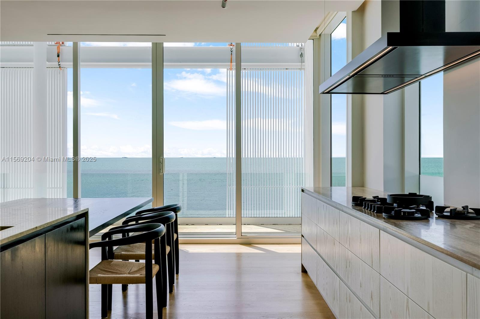 440 S Mashta Dr, Key Biscayne FL 33149