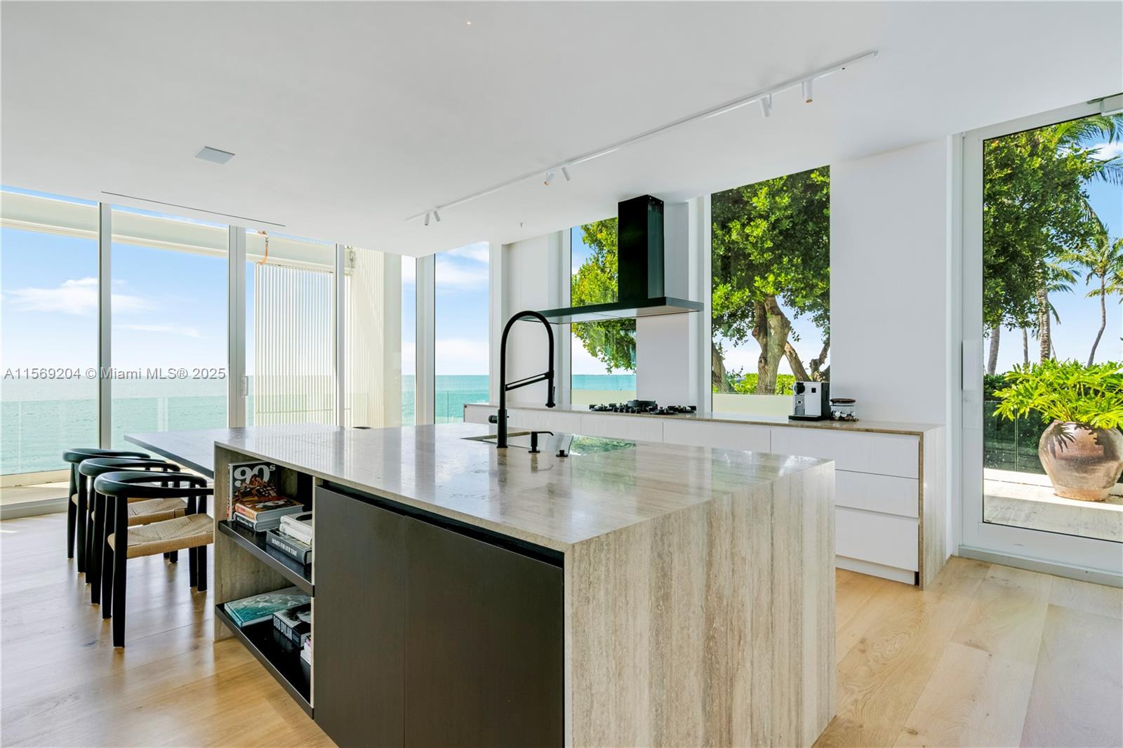 440 S Mashta Dr, Key Biscayne FL 33149