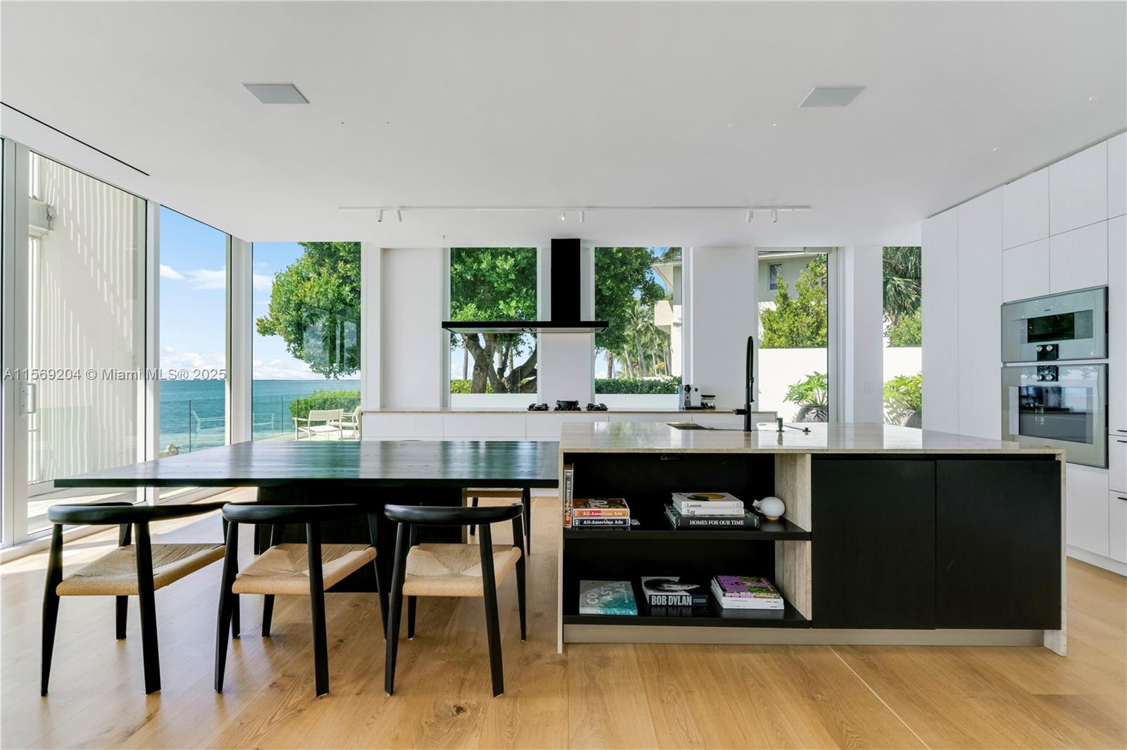 440 S Mashta Dr, Key Biscayne FL 33149