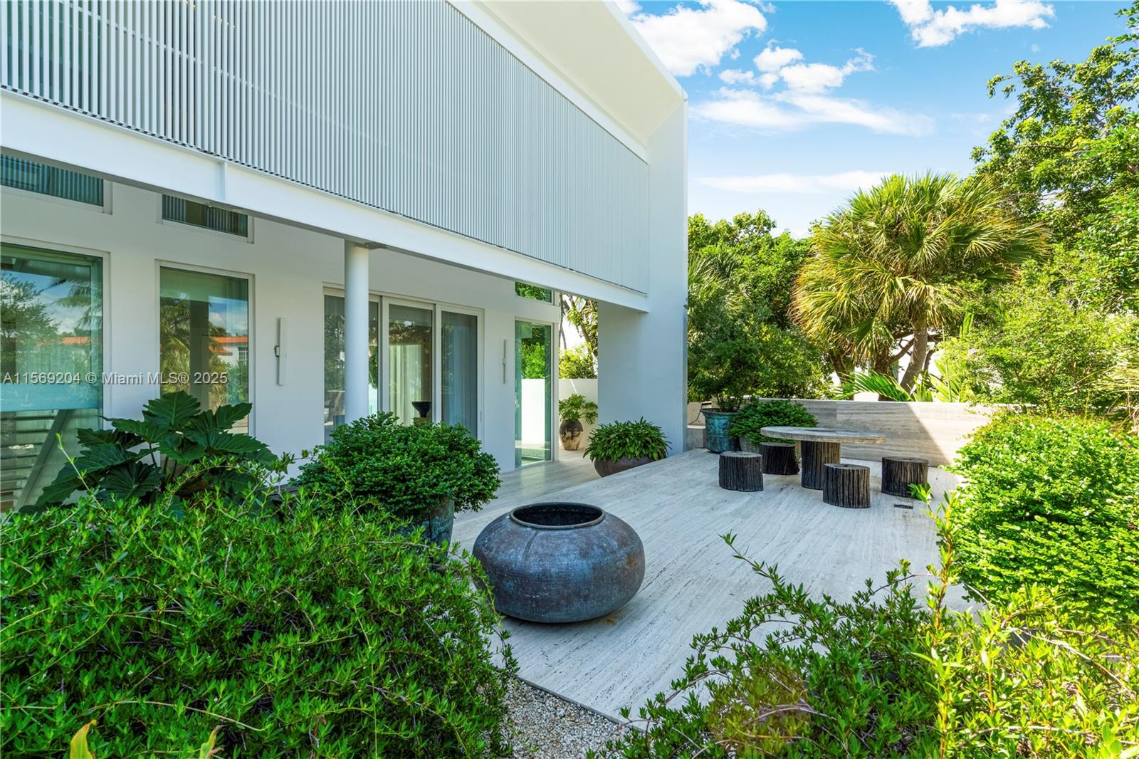 440 S Mashta Dr, Key Biscayne FL 33149