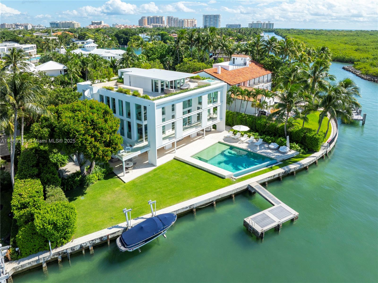 440 S Mashta Dr, Key Biscayne FL 33149