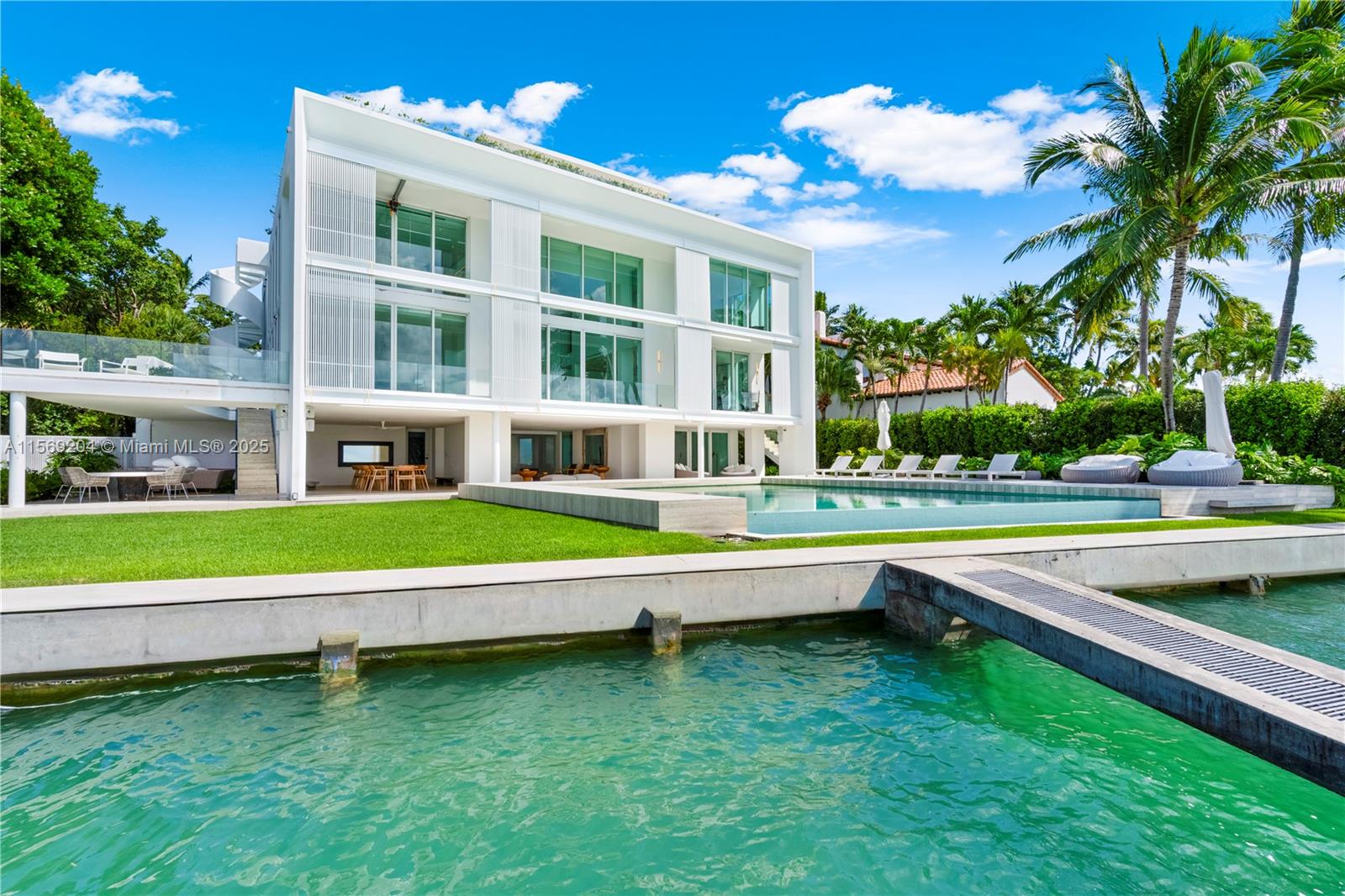 440 S Mashta Dr, Key Biscayne FL 33149
