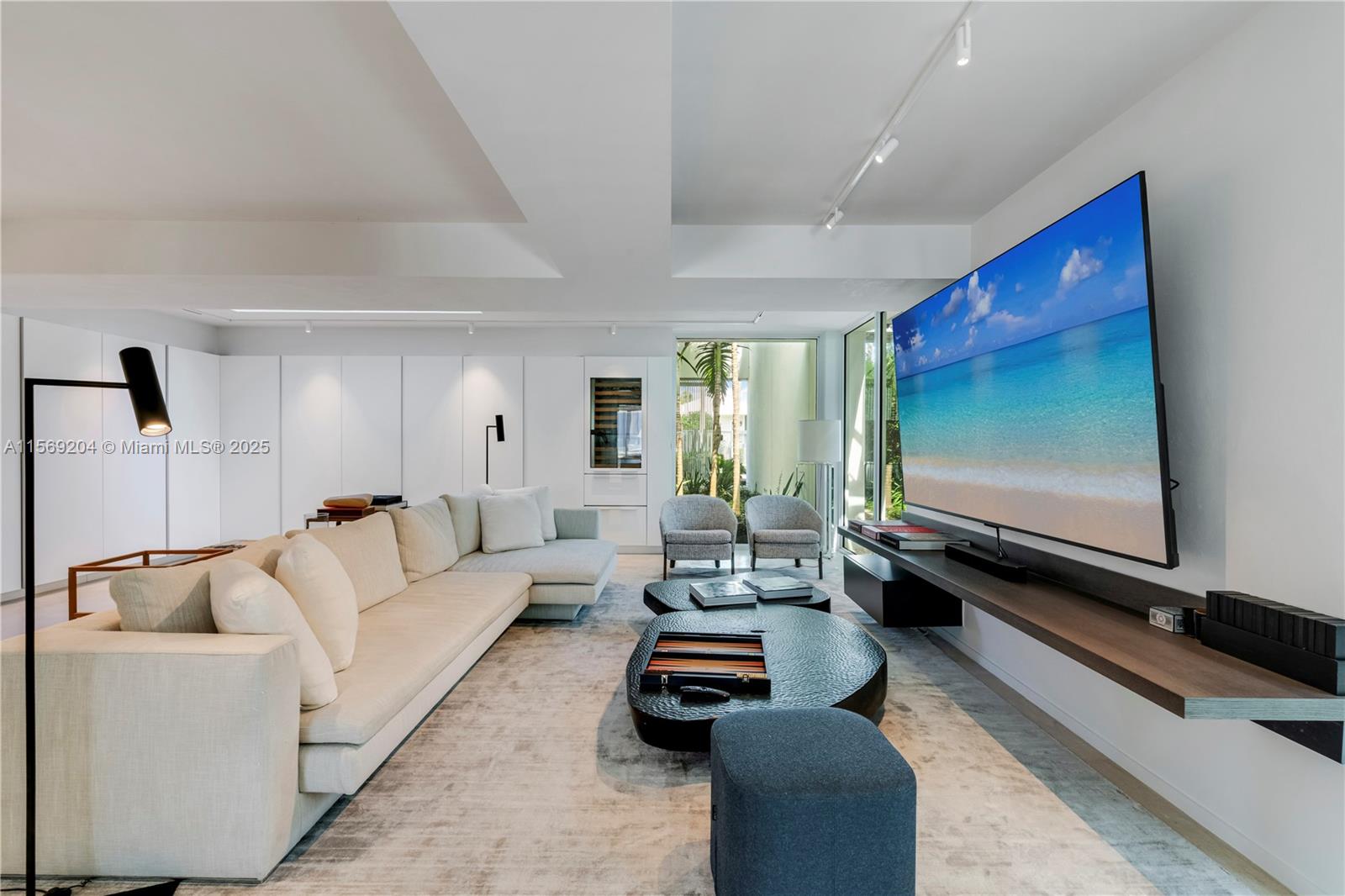 440 S Mashta Dr, Key Biscayne FL 33149