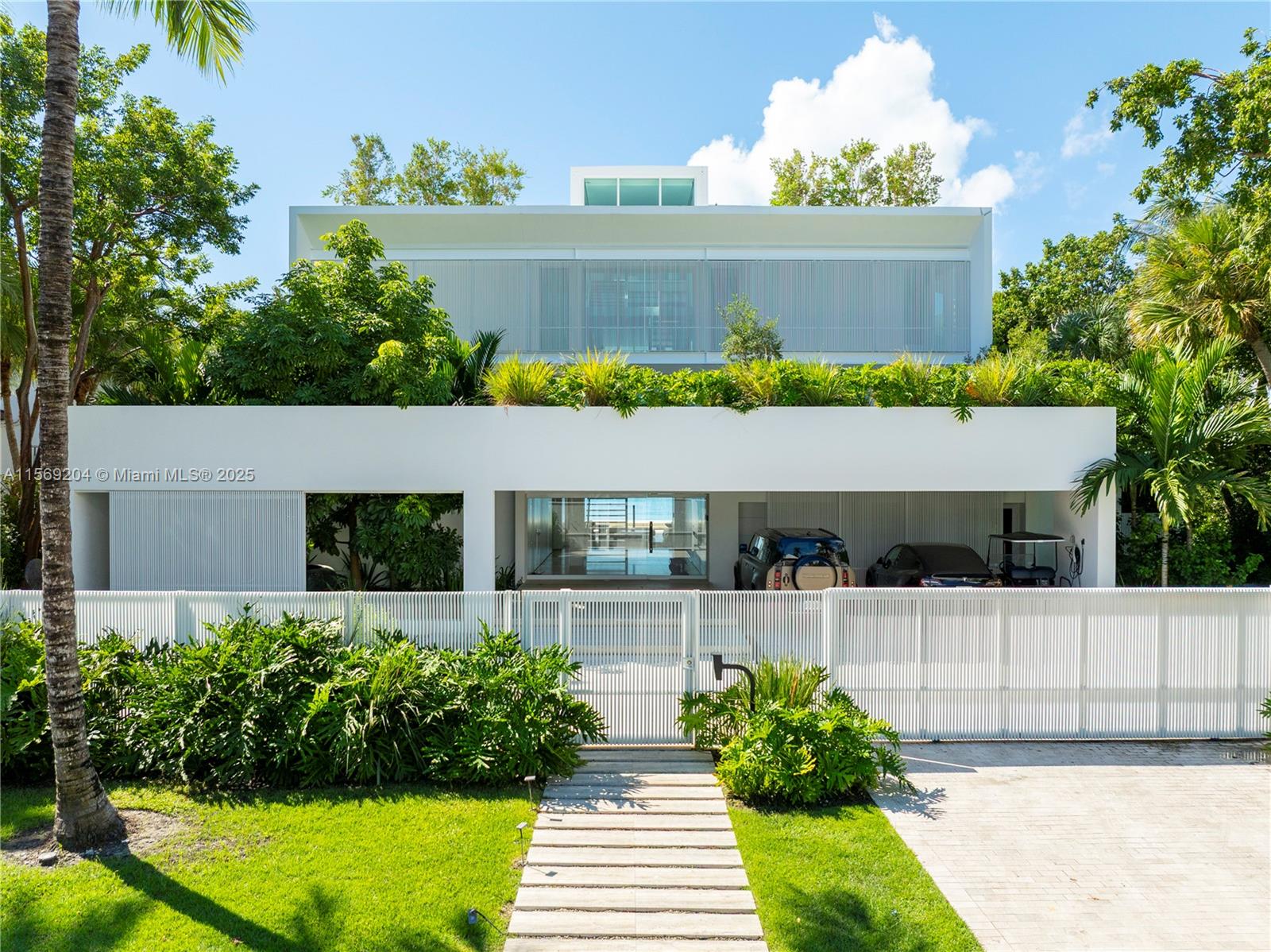 440 S Mashta Dr, Key Biscayne FL 33149