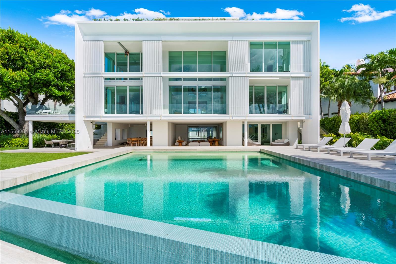 440 S Mashta Dr, Key Biscayne FL 33149