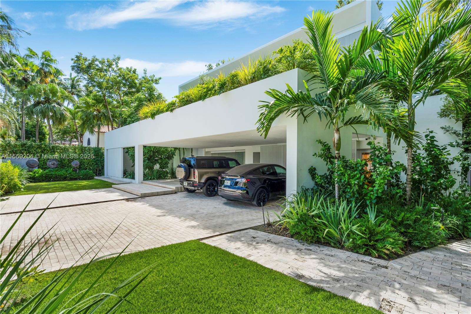 440 S Mashta Dr, Key Biscayne FL 33149