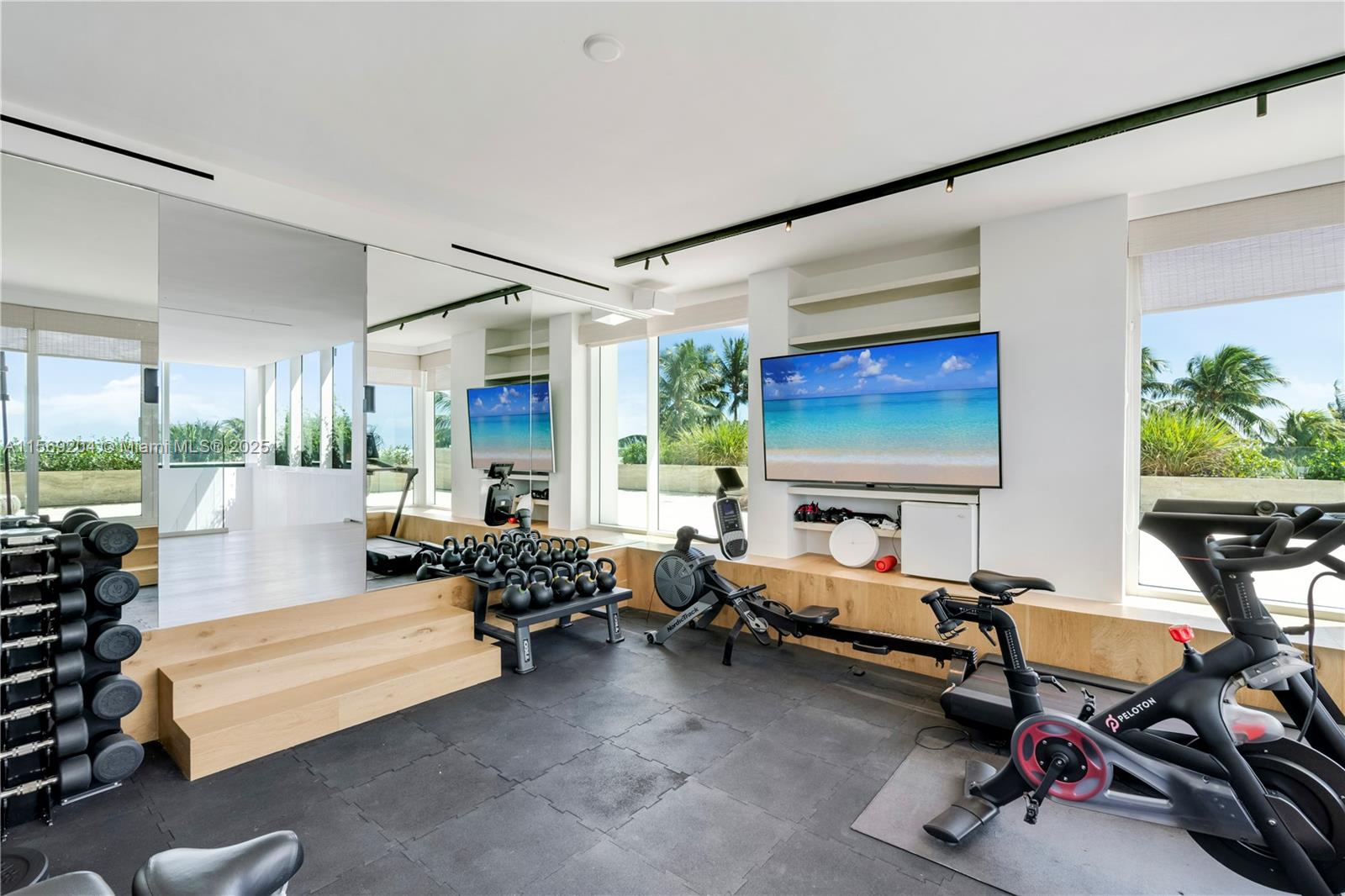 440 S Mashta Dr, Key Biscayne FL 33149