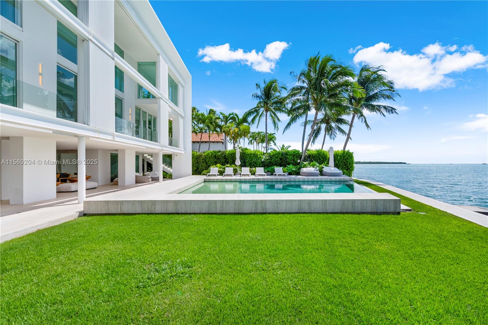 440 S Mashta Dr, Key Biscayne FL 33149