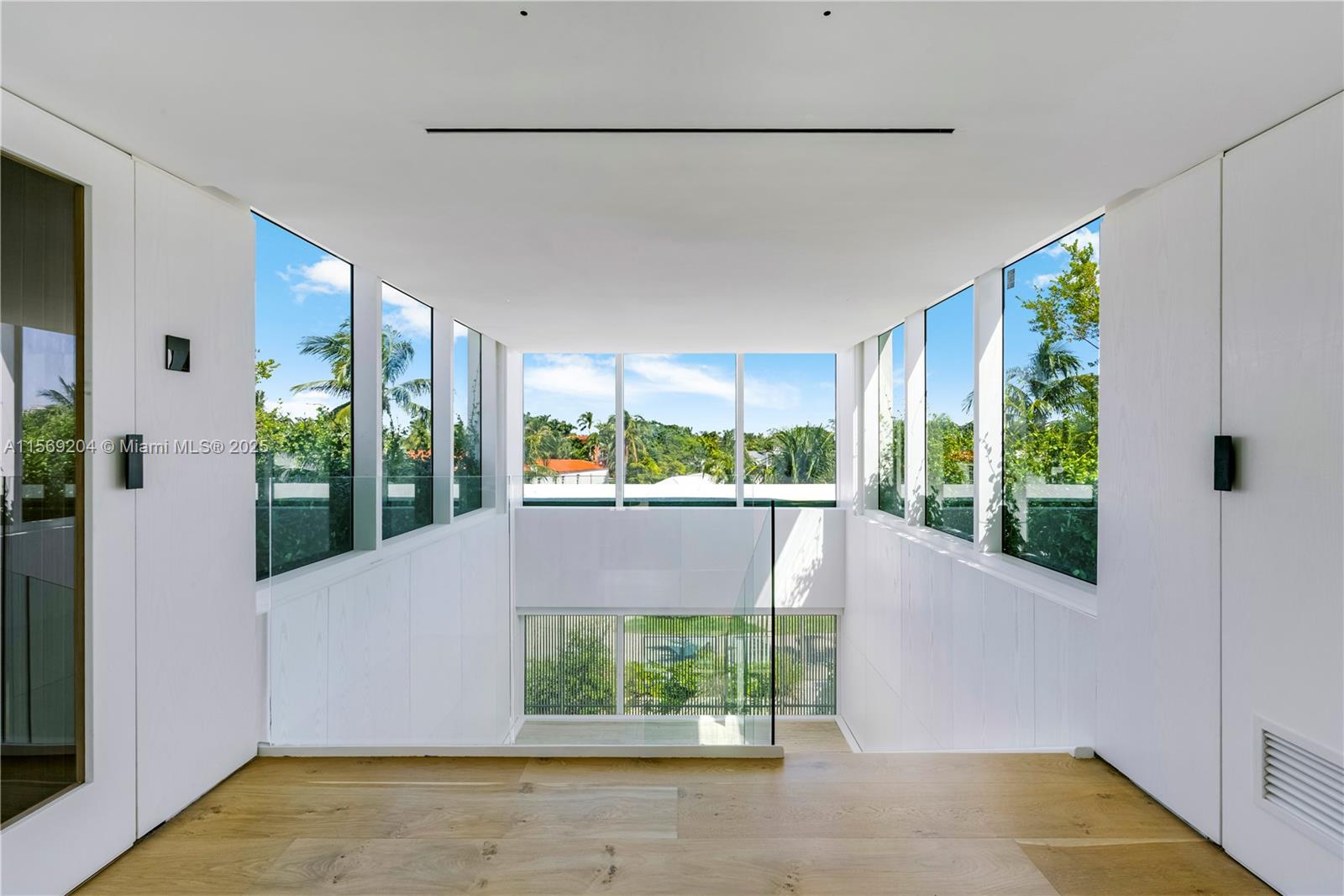 440 S Mashta Dr, Key Biscayne FL 33149
