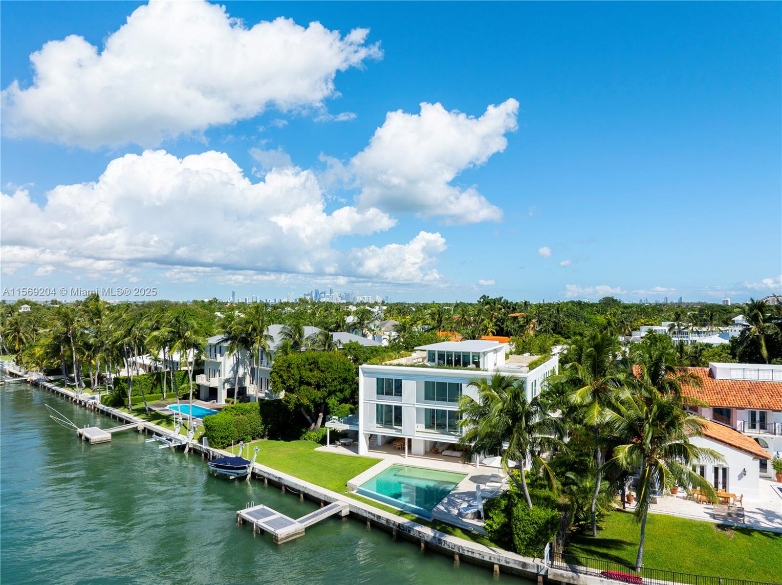 440 S Mashta Dr, Key Biscayne FL 33149