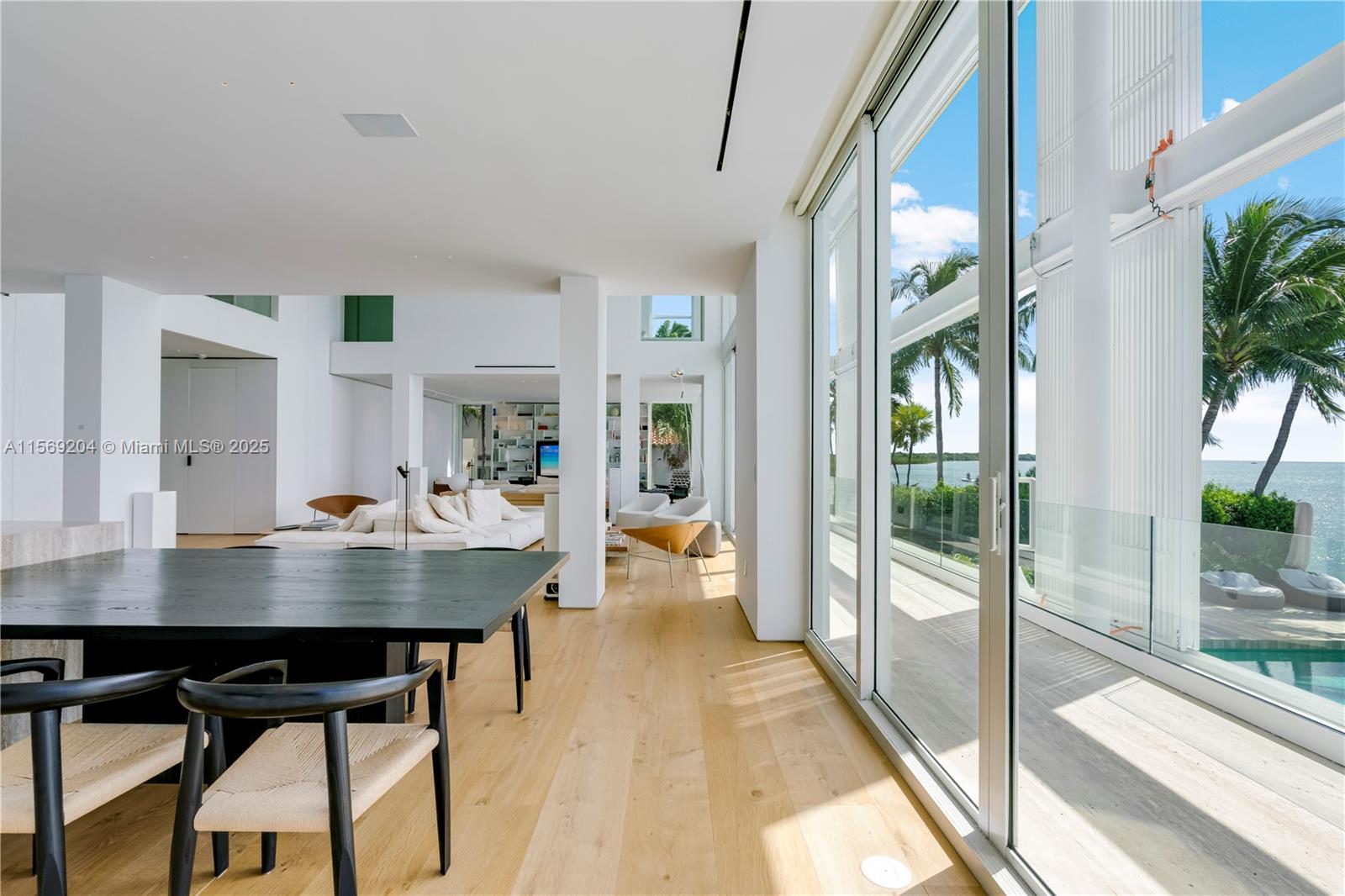 440 S Mashta Dr, Key Biscayne FL 33149