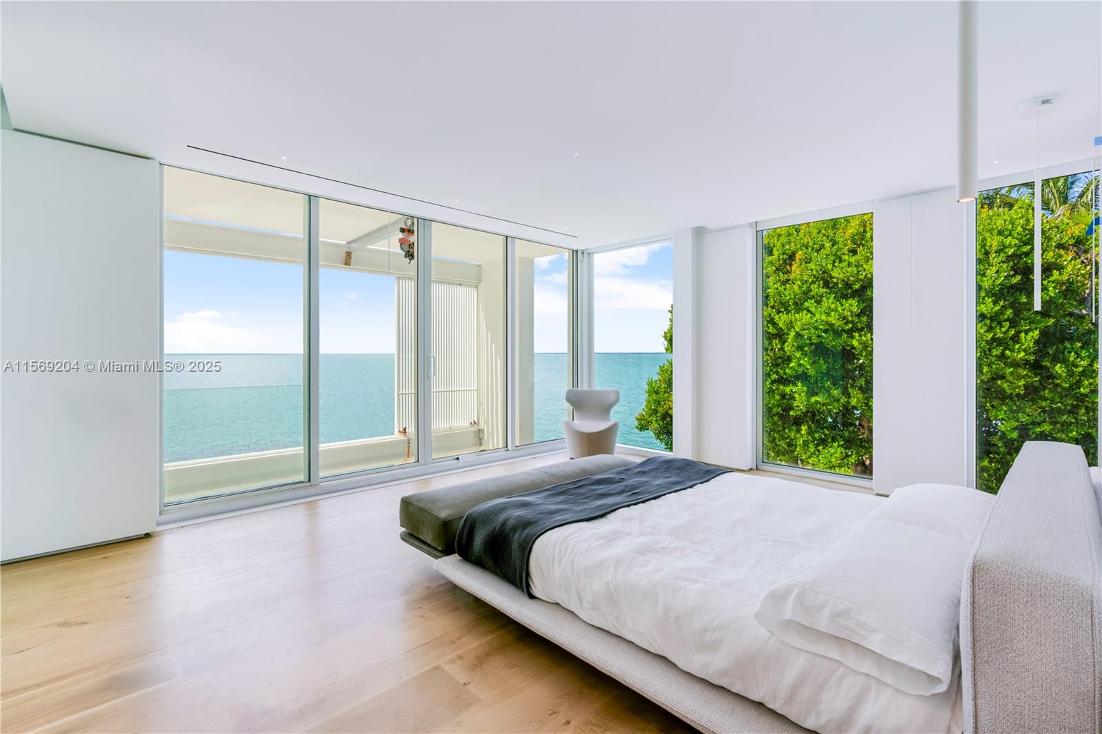 440 S Mashta Dr, Key Biscayne FL 33149