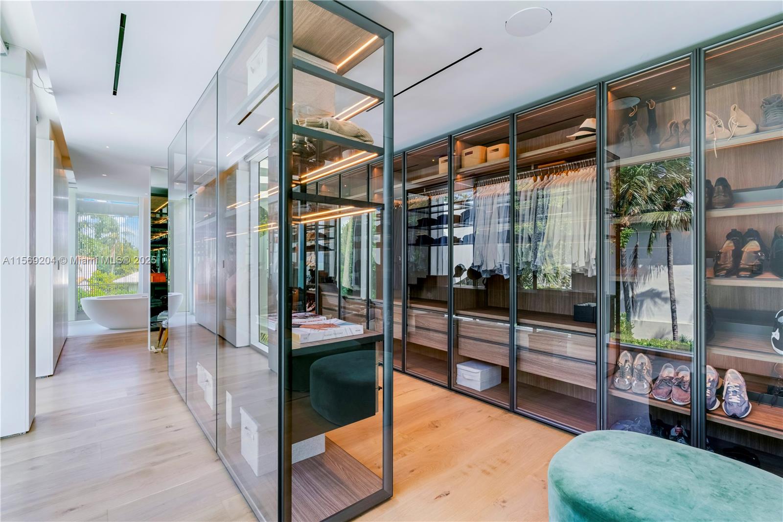 440 S Mashta Dr, Key Biscayne FL 33149