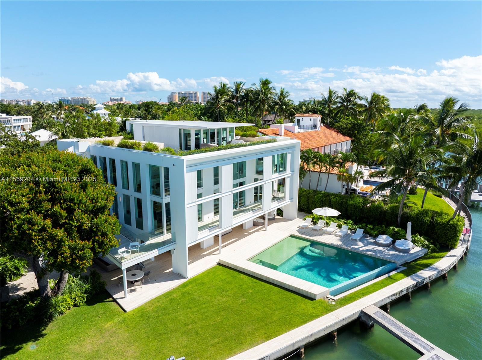440 S Mashta Dr, Key Biscayne FL 33149