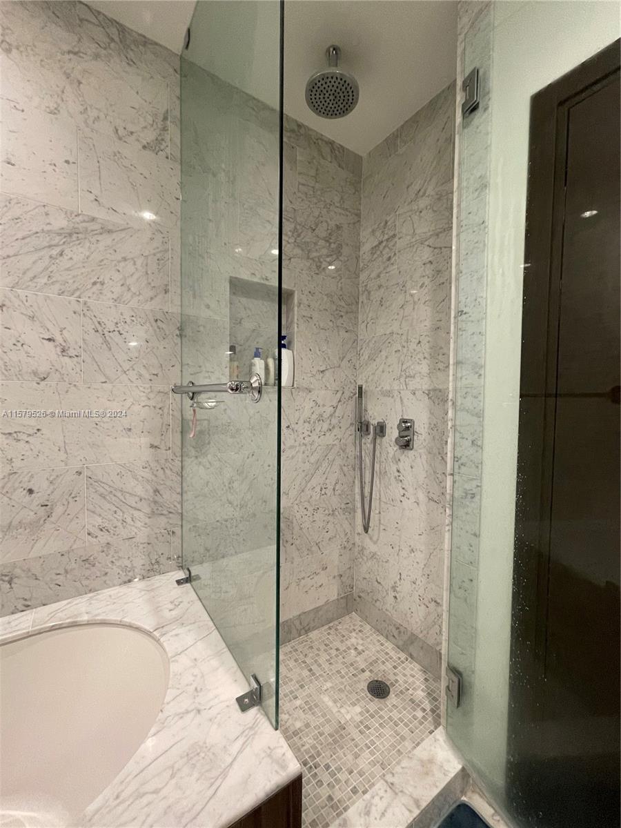 1000 Brickell Plz #1811, Miami FL 33131