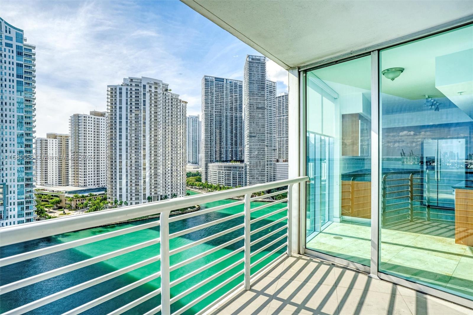 325 NE Biscayne Blvd #1923, Miami FL 33131