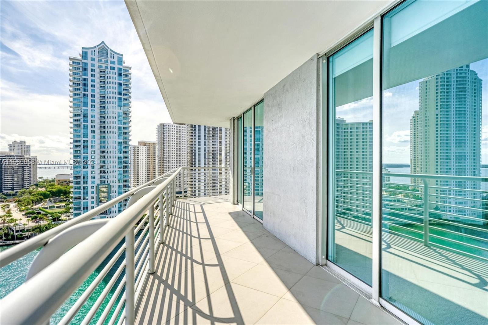 325 NE Biscayne Blvd #1923, Miami FL 33131