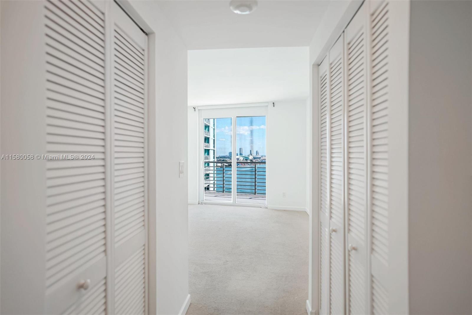 325 NE Biscayne Blvd #1923, Miami FL 33131