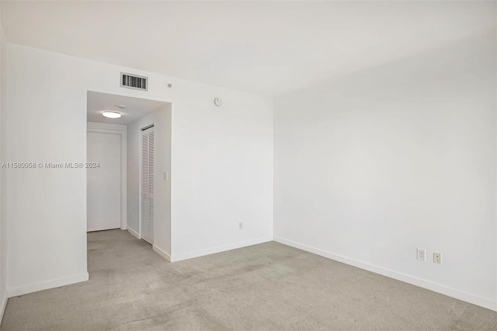 325 NE Biscayne Blvd #1923, Miami FL 33131