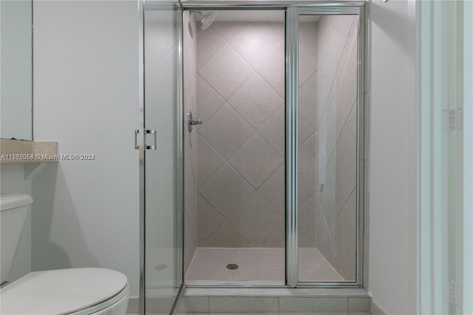325 NE Biscayne Blvd #1923, Miami FL 33131