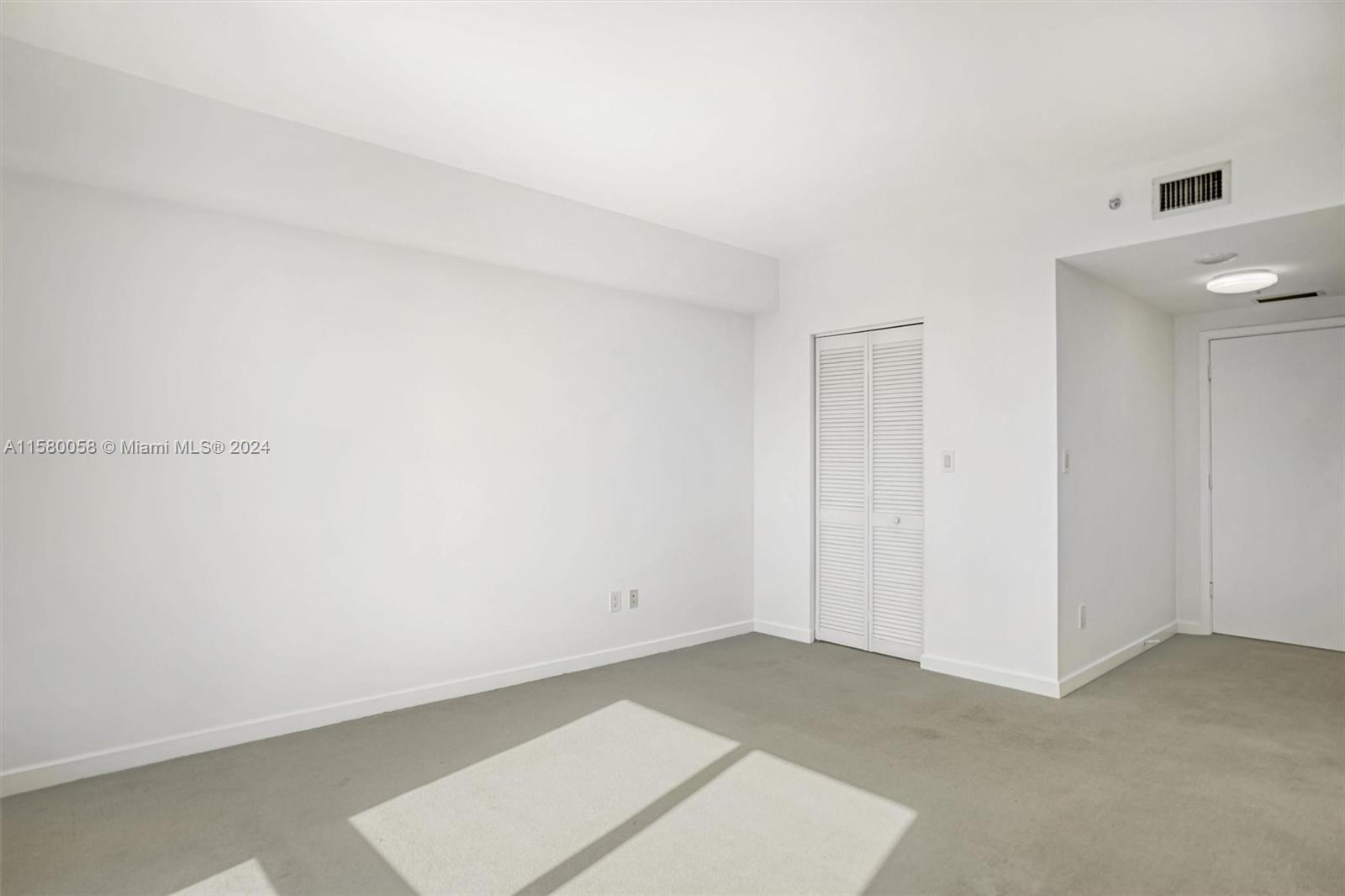 325 NE Biscayne Blvd #1923, Miami FL 33131