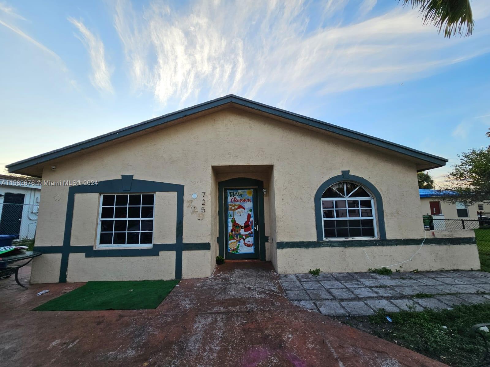 725 NW 19th Ter, Fort Lauderdale FL 33311