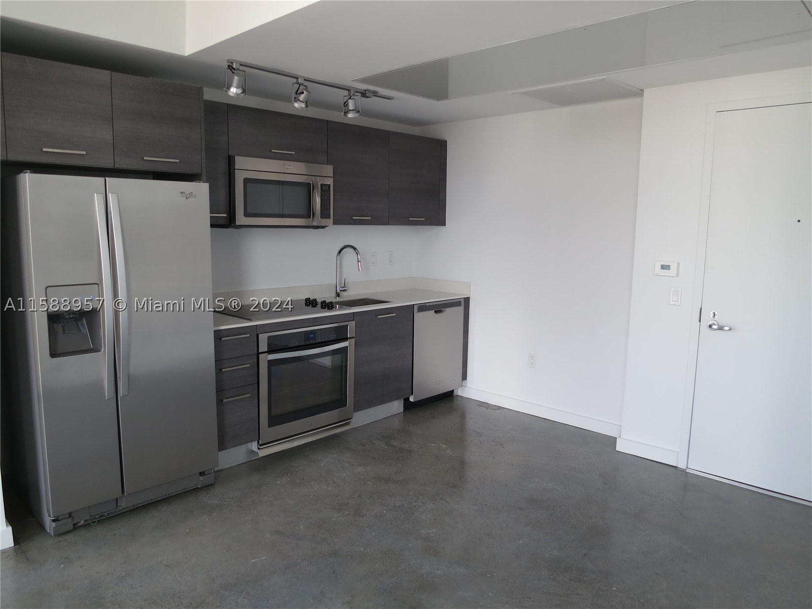 151 SE 1 St #1704, Miami FL 33131