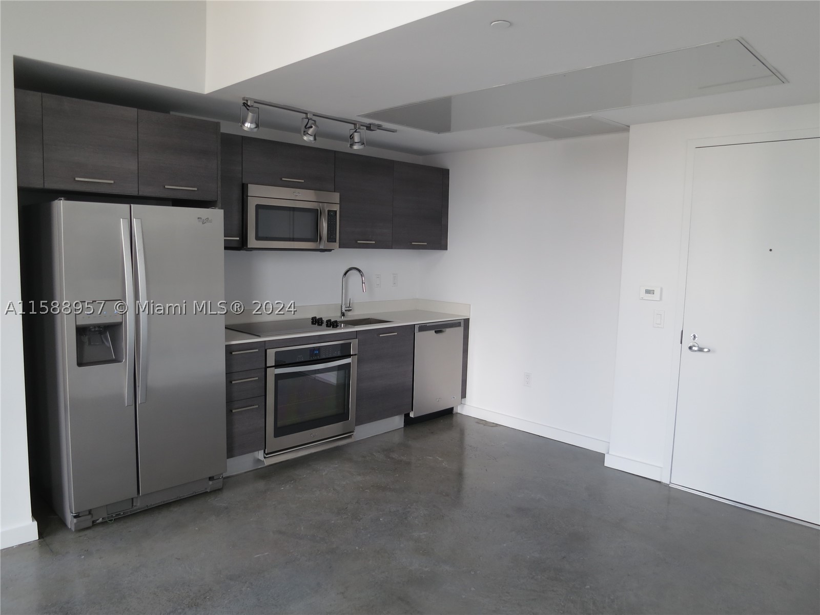 151 SE 1 St #1704, Miami FL 33131