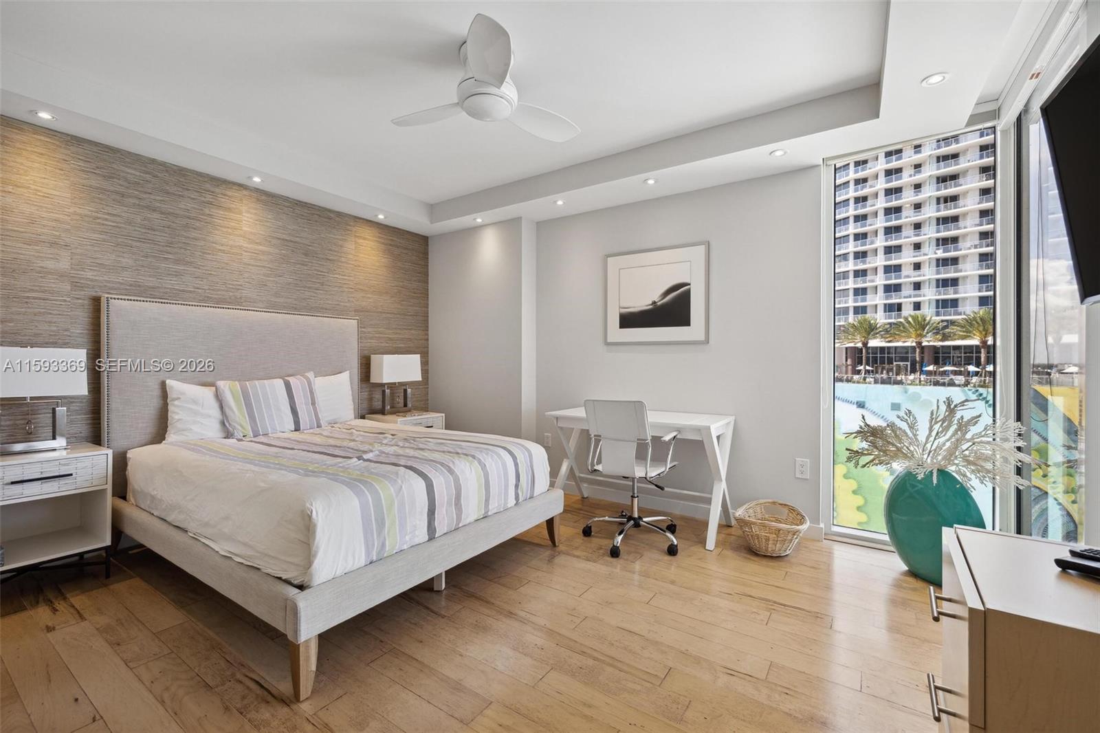 1800 S Ocean Dr #1401, Hallandale Beach FL 33009
