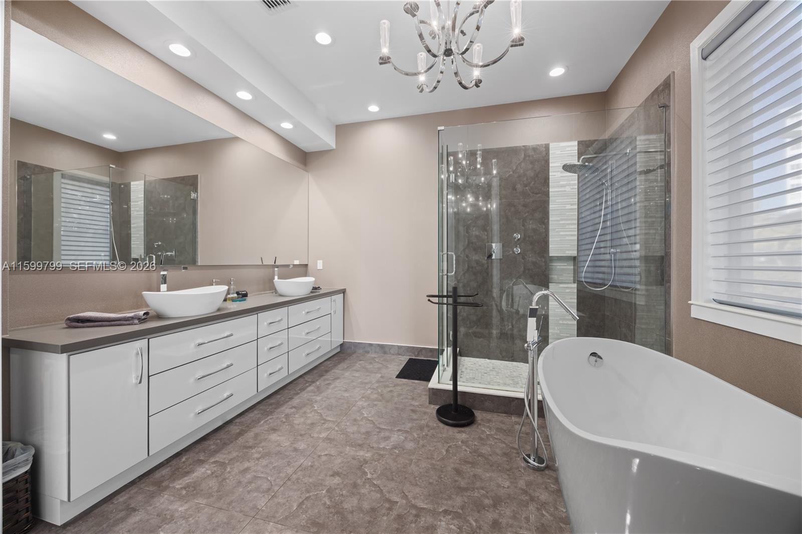 Hallandale Beach FL 33009 - A11599799