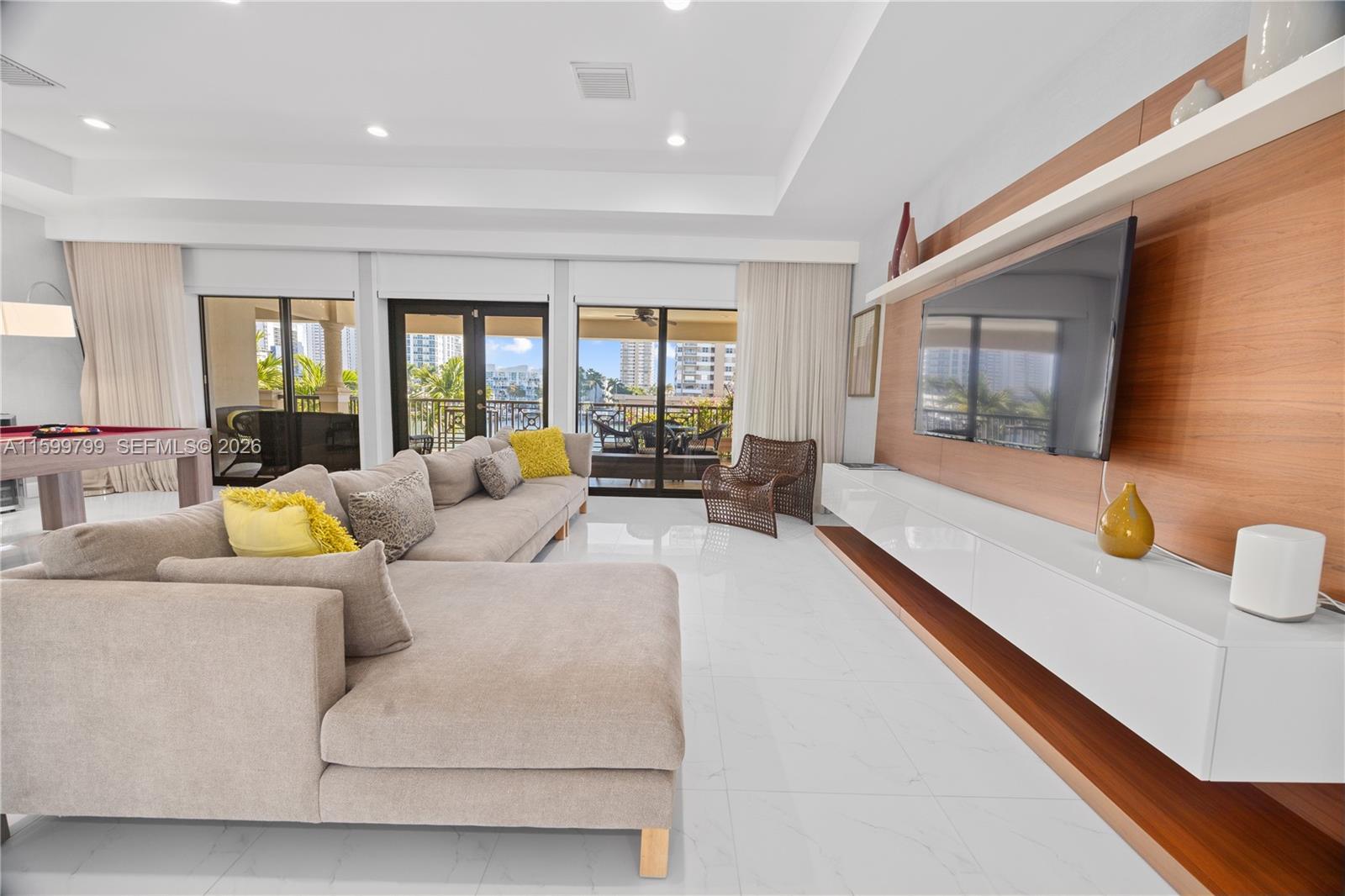 Hallandale Beach FL 33009 - A11599799