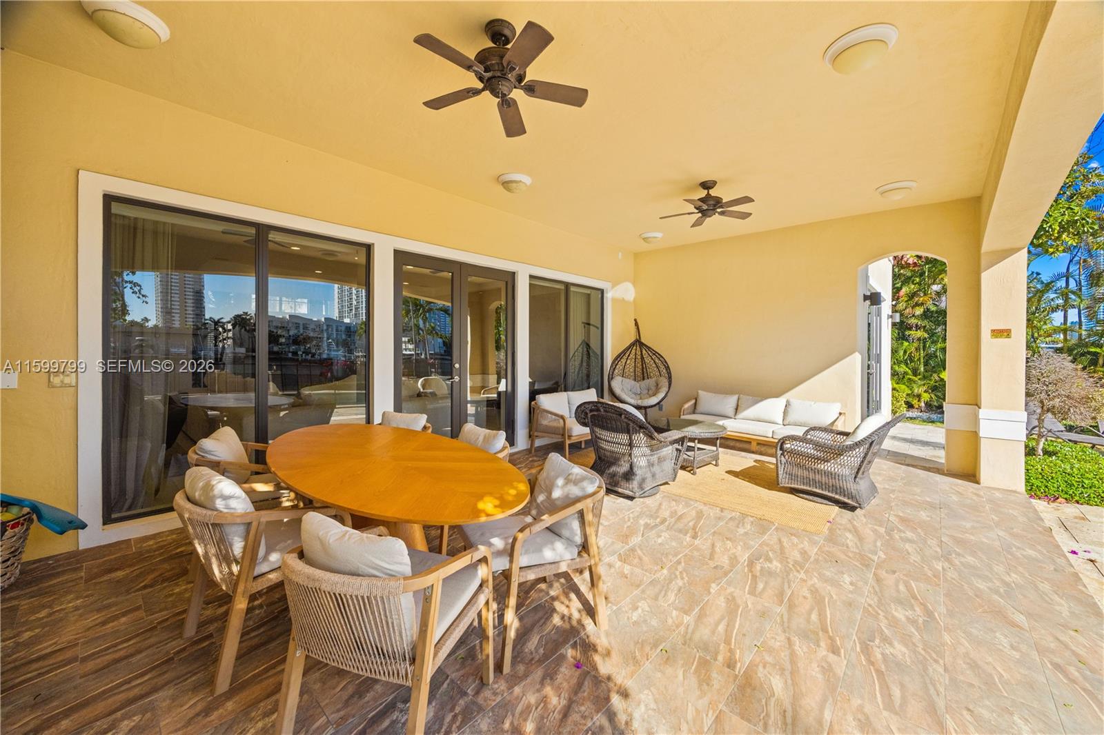 Hallandale Beach FL 33009 - A11599799