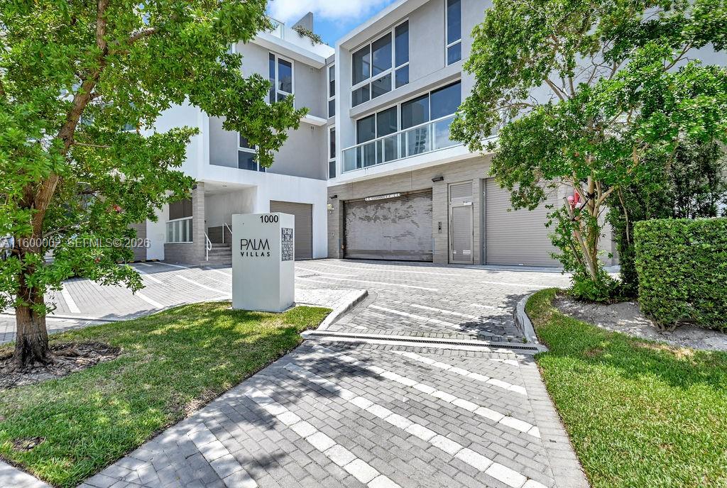 1000 99th St #14, Bay Harbor Islands FL 33154