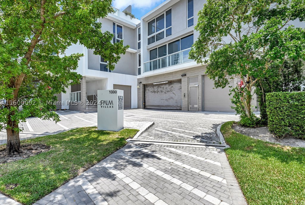 1000 99th St #14, Bay Harbor Islands FL 33154