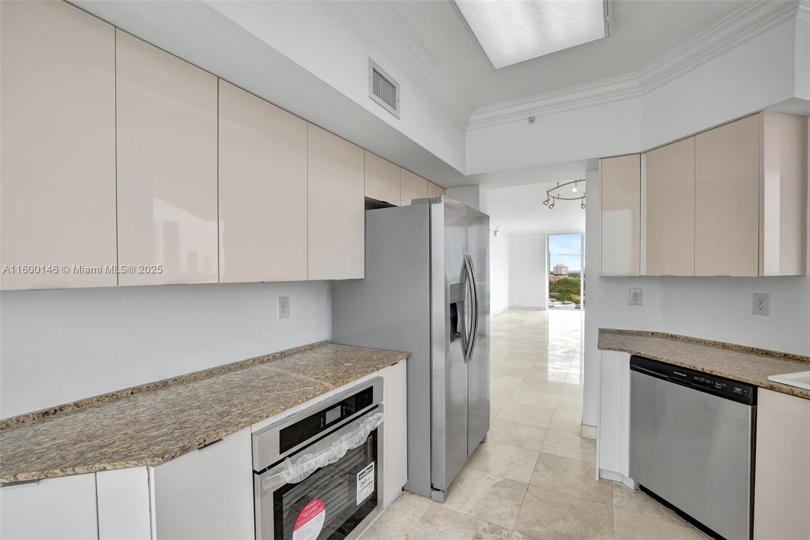 3370 Hidden Bay Dr #1208, Aventura FL 33180