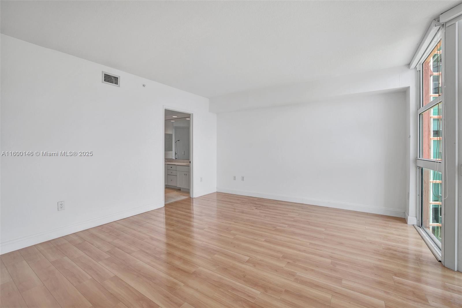 3370 Hidden Bay Dr #1208, Aventura FL 33180
