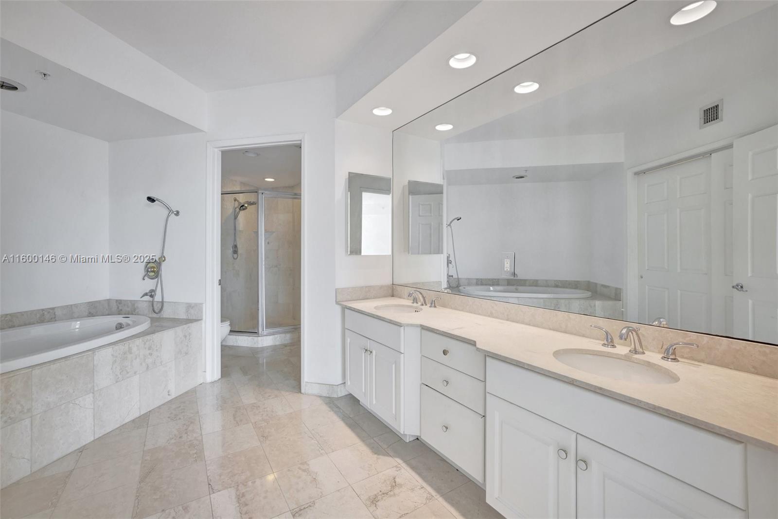 3370 Hidden Bay Dr #1208, Aventura FL 33180