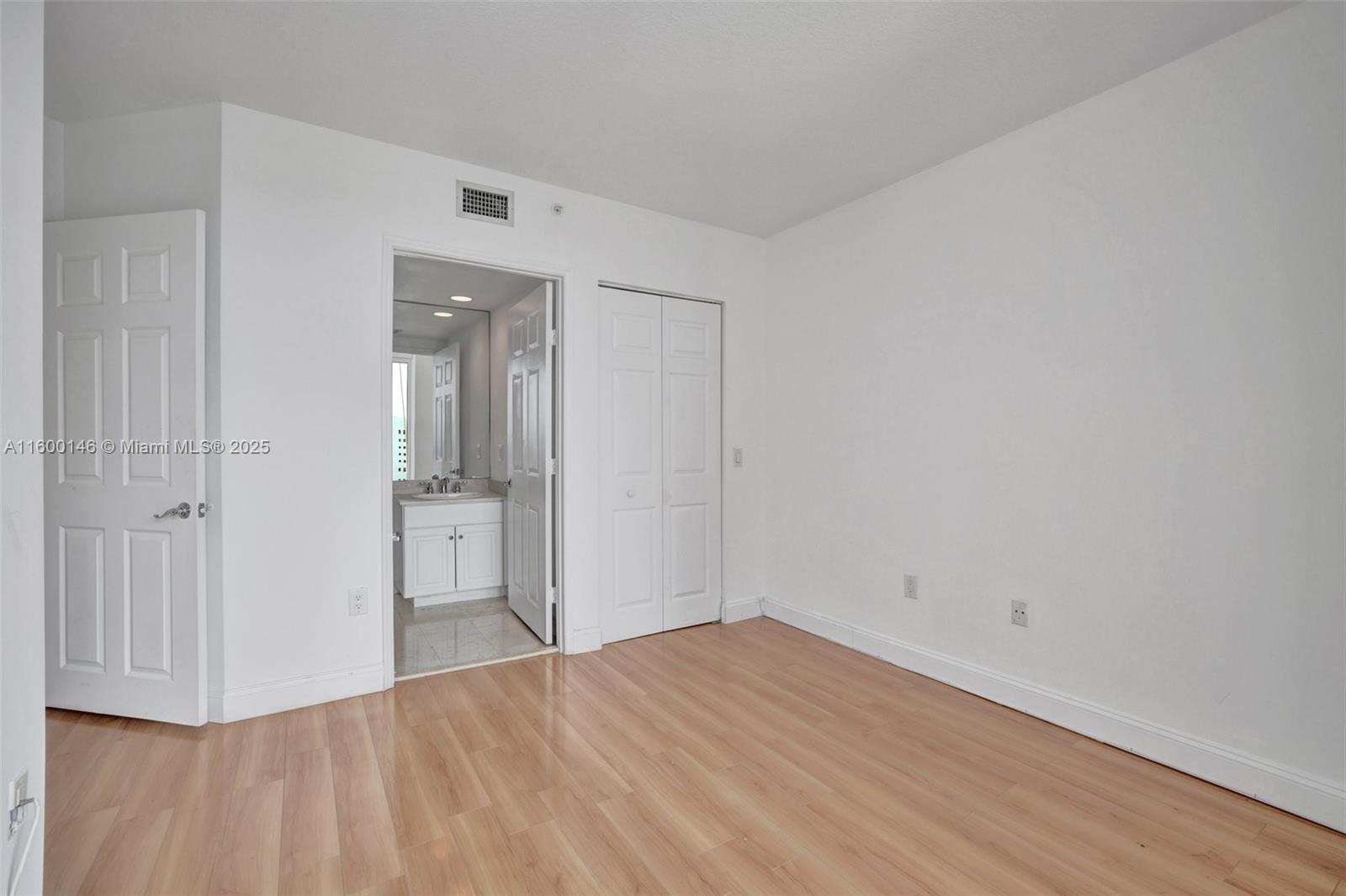 3370 Hidden Bay Dr #1208, Aventura FL 33180
