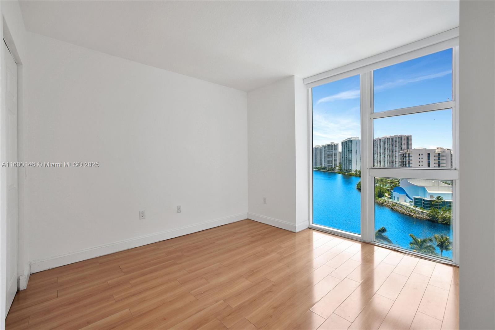 3370 Hidden Bay Dr #1208, Aventura FL 33180