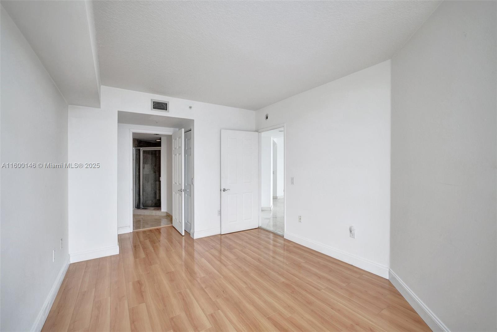 3370 Hidden Bay Dr #1208, Aventura FL 33180