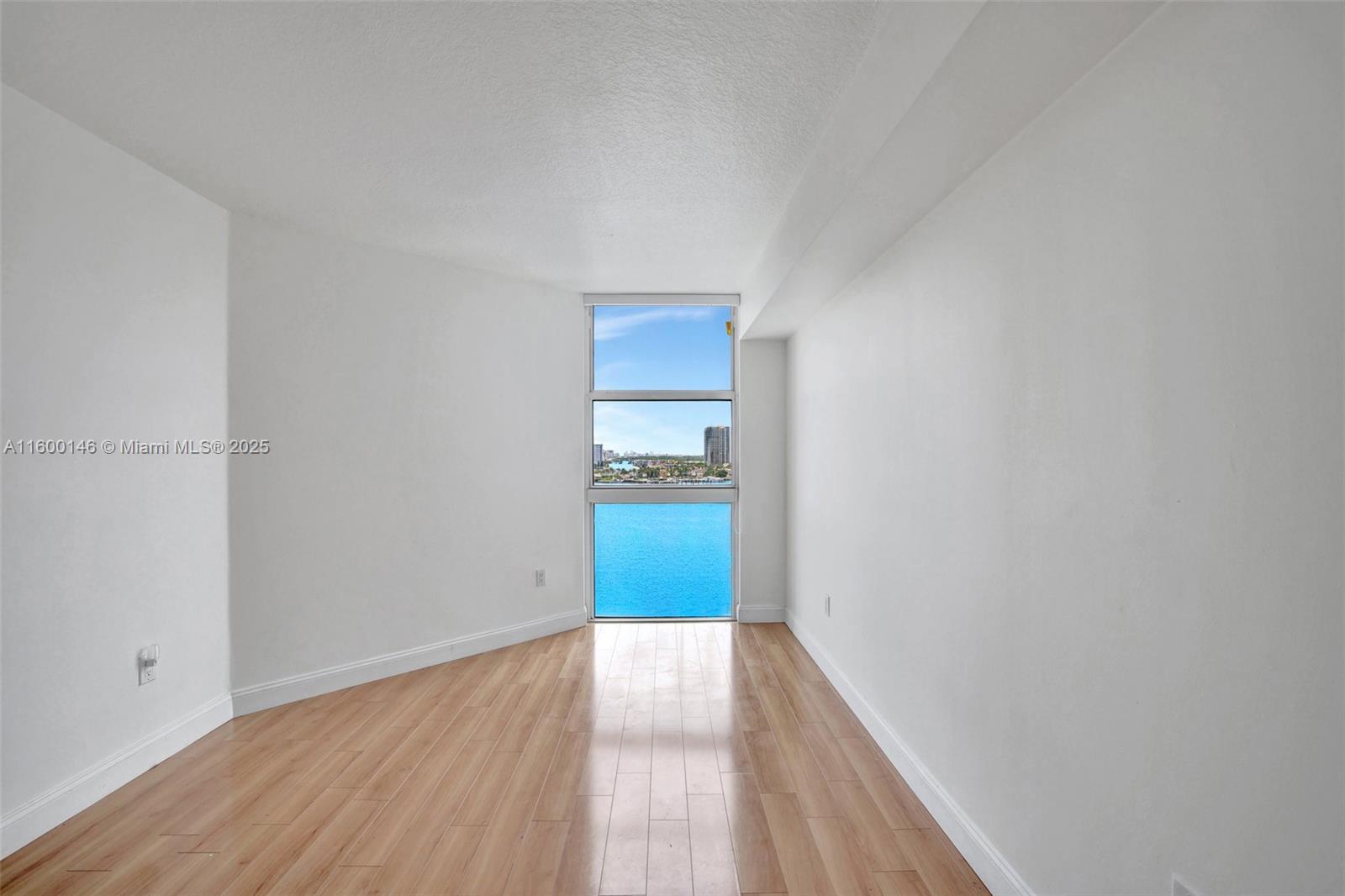 3370 Hidden Bay Dr #1208, Aventura FL 33180