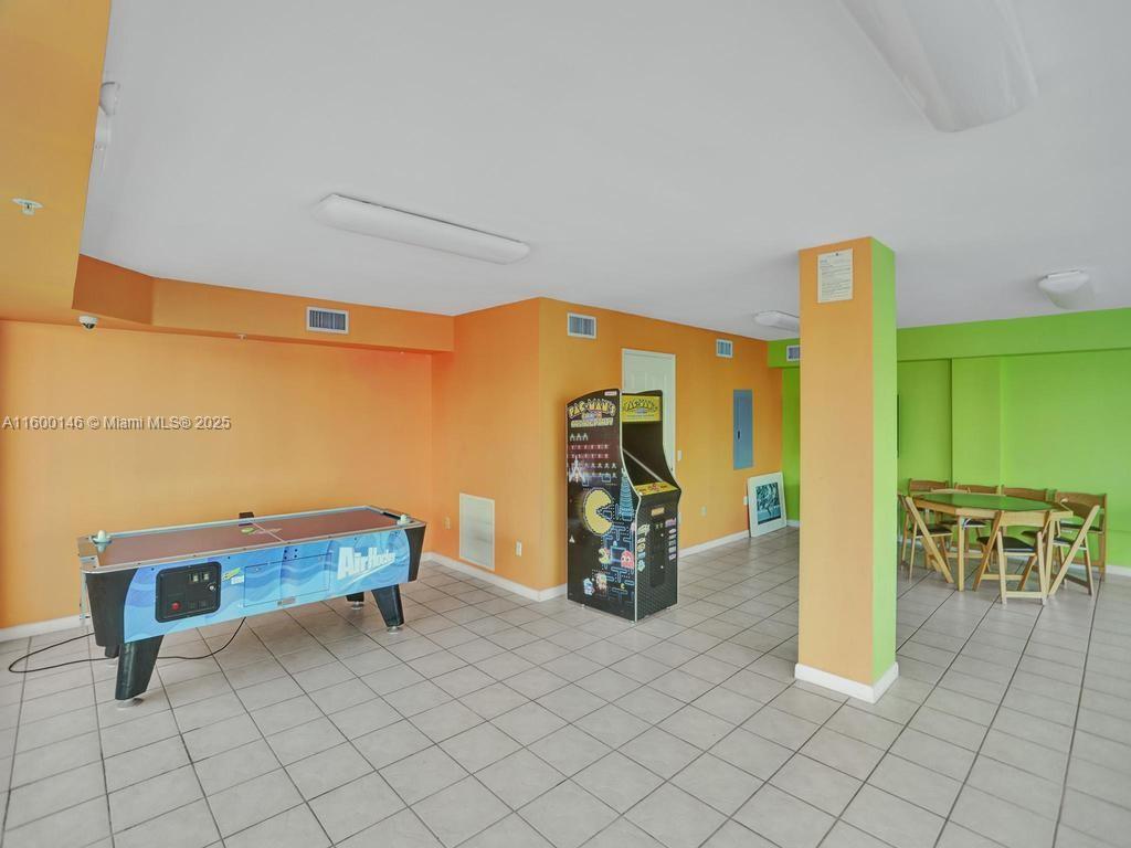 3370 Hidden Bay Dr #1208, Aventura FL 33180