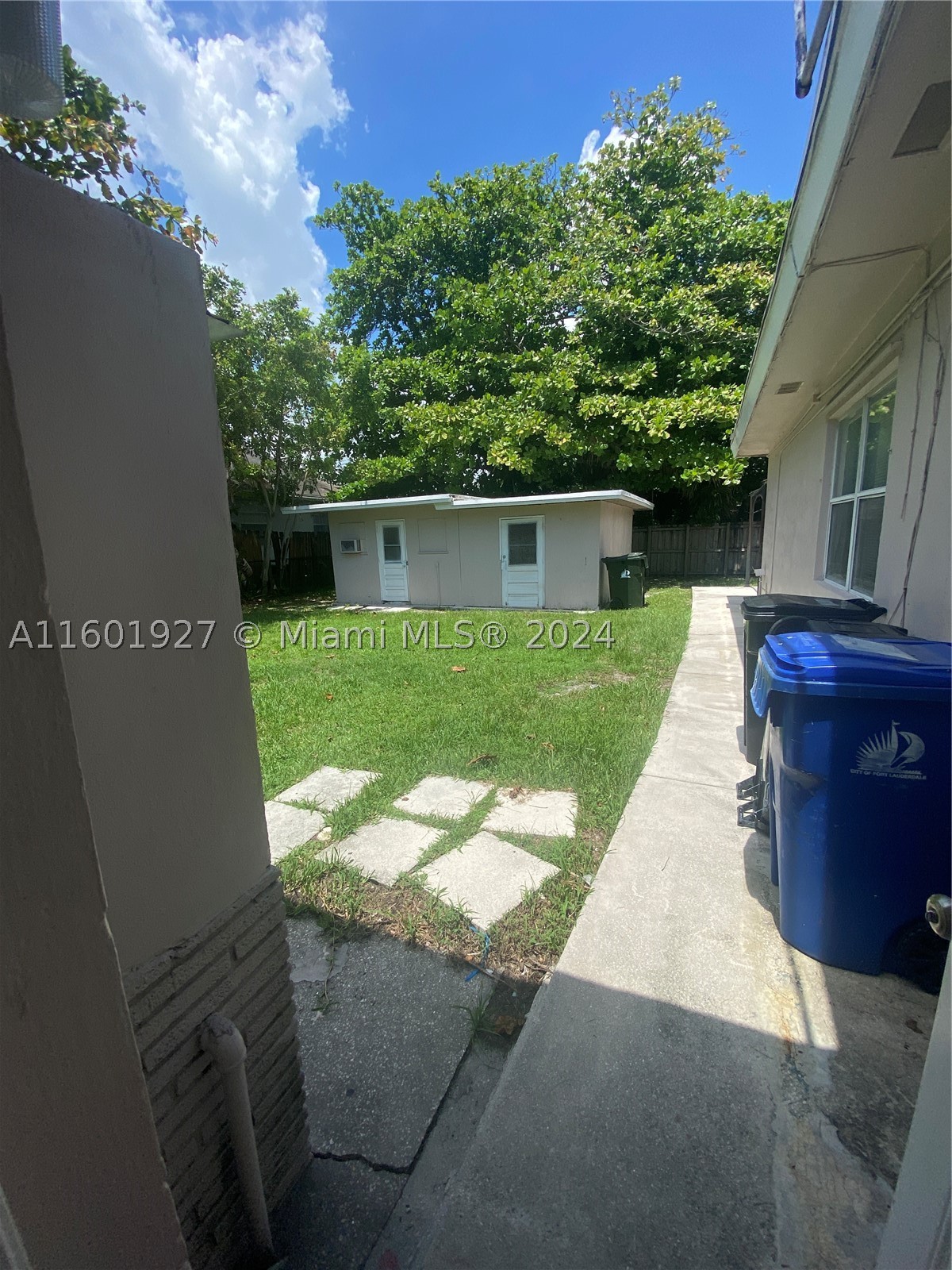 1739 SW 28th Ter, Fort Lauderdale FL 33312