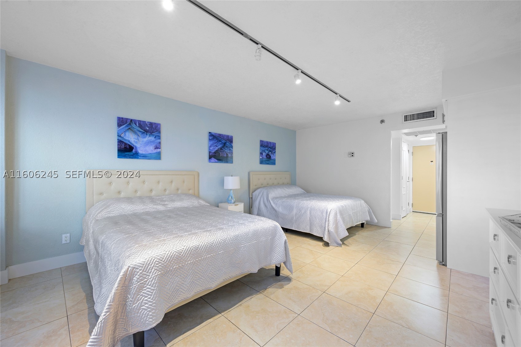 19201 Collins Ave #318, Sunny Isles Beach FL 33160