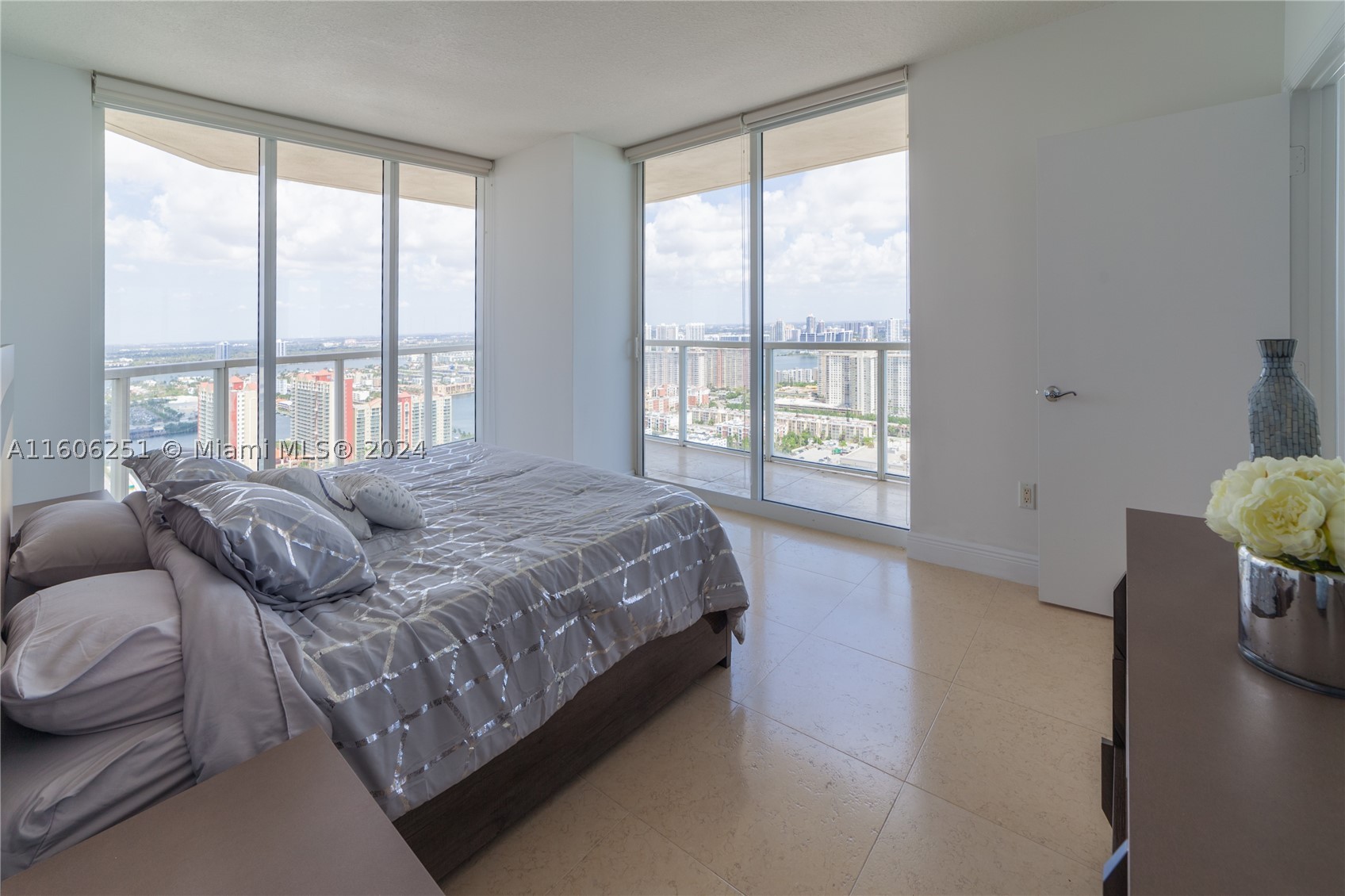 16699 Collins Ave(avlbnow) #3707, Sunny Isles Beach FL 33160