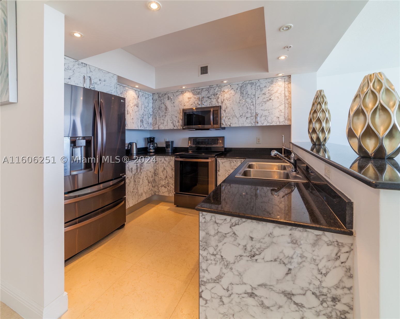 16699 Collins Ave(avlbnow) #3707, Sunny Isles Beach FL 33160