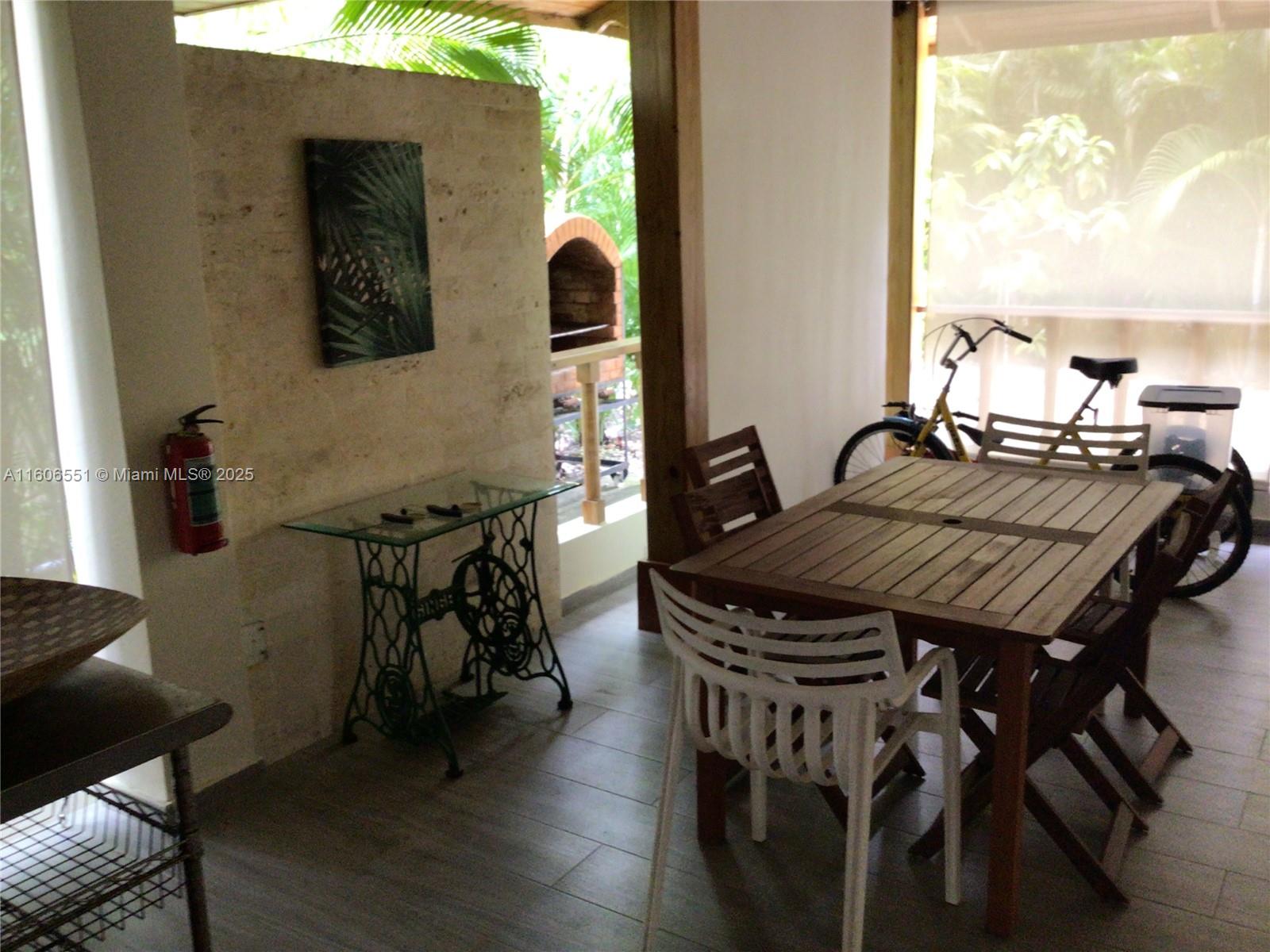 2100 Avenida Las Trinitarias, Juan Dolió, Rep Dom, Other FL 00000